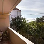 Jele - Two Bedroom With Balcony And Garden View *