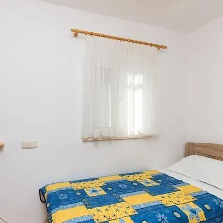 Apartament Jele - Two Bedroom With Balcony And Garden View