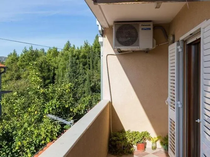 Apartament Jele - Two Bedroom With Balcony And Garden View