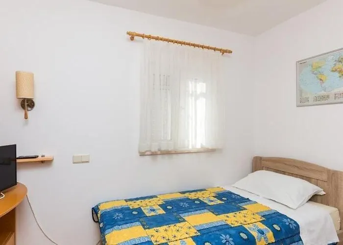 Apartament Jele - Two Bedroom With Balcony And Garden View