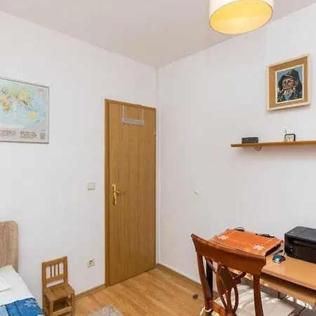 Apartment Jele - Two Bedroom With Balcony And Garden View Mlini