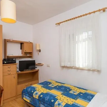 Appartement Jele - Two Bedroom With Balcony And Garden View Mlini