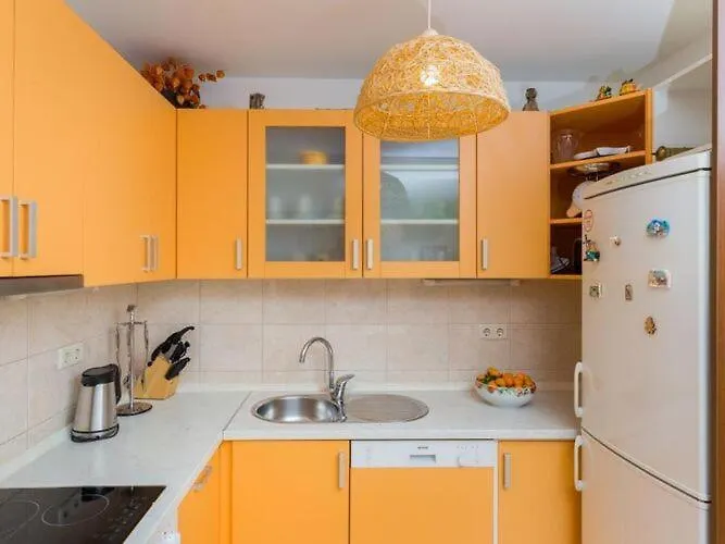 شقة Jele - Two Bedroom With Balcony And Garden View *